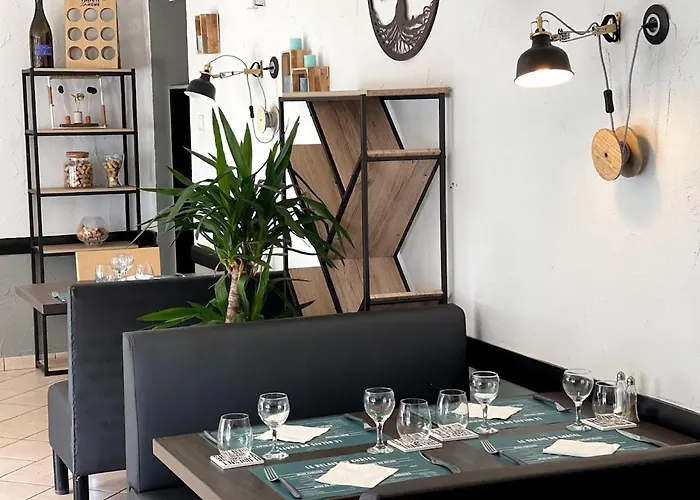 Le Relais Du Chatel Pensión 3*