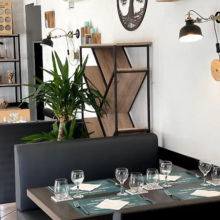 Le Relais Du Châtel Maison d'hôtes 3*