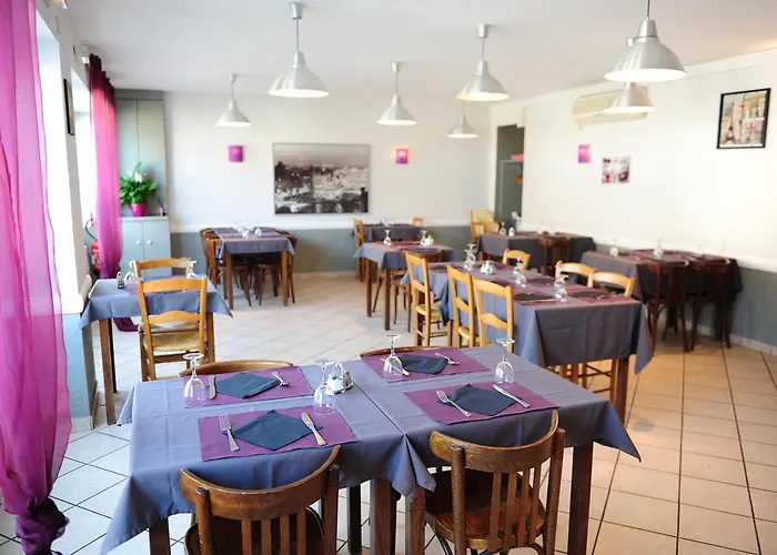 Le Relais Du Chatel Guest house